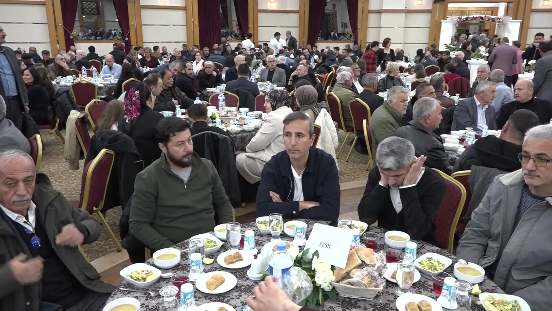 Veli Ağbaba: “Siyaset bir kutuplaştırma aracından öte bir hizmet aracı olmalı”