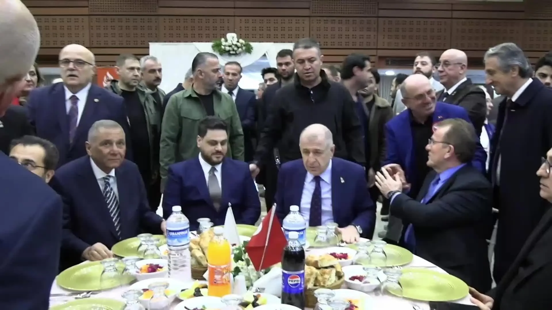 Ümit Özdağ: “Adaletsizlik, fakirlik her geçen gün biraz daha artıyor”